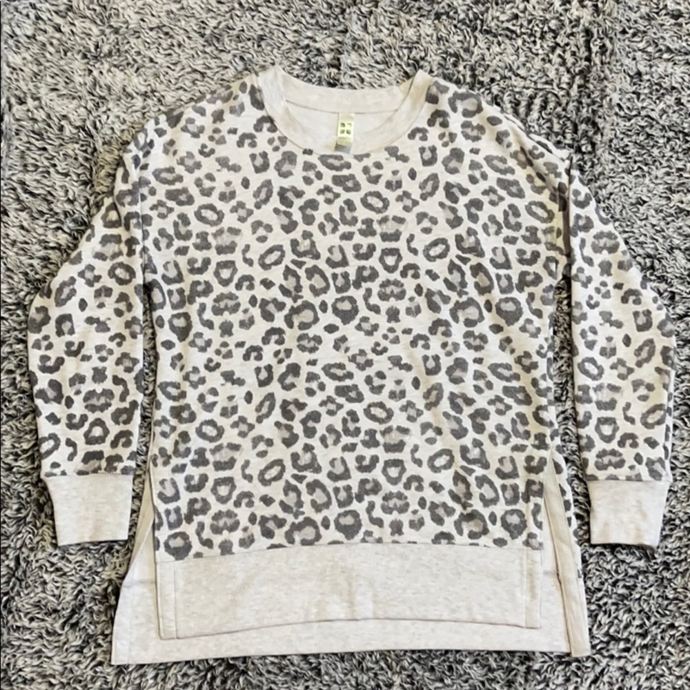 Women’s Cheetah Print Pullover